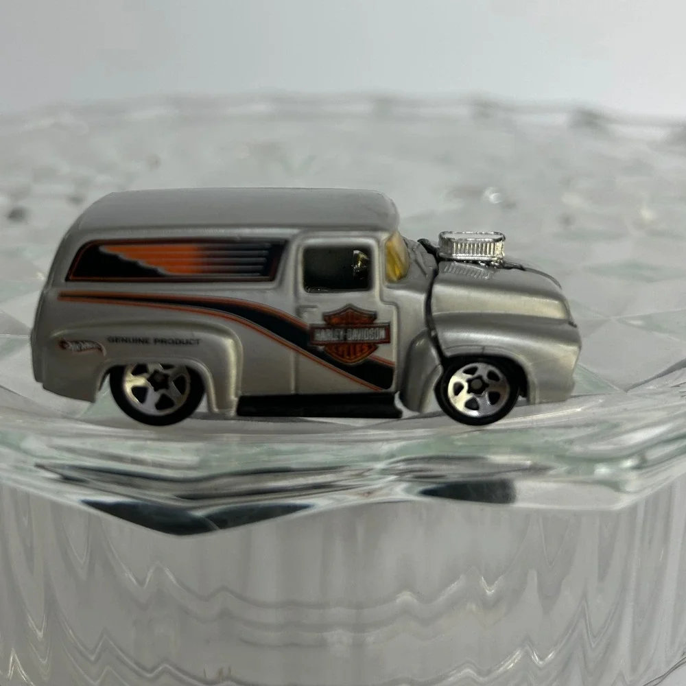 Hot Wheels '56 Ford Harley-Davidson Panel Truck 1999 Diecast Silver‎